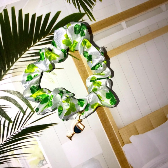 St. Patrick’s Scrunchie - Picture 6 of 7